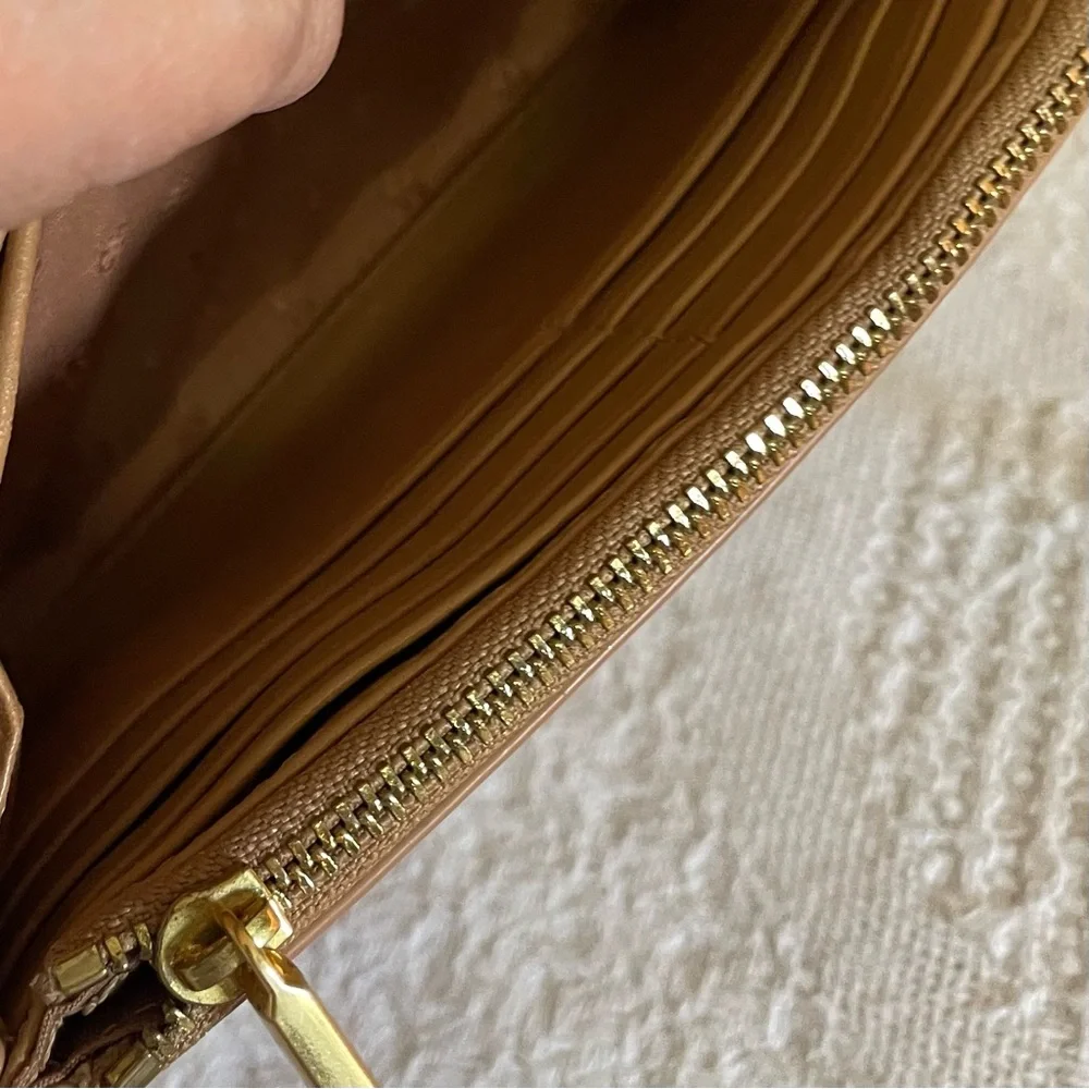 Tory Burch stylish tory